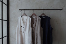 將圖片載入圖庫檢視器 Le&#39;PITKU linen vest unisex
