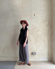 將圖片載入圖庫檢視器 Le&#39;FUKIDA ctn-linen vest unisex
