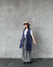 將圖片載入圖庫檢視器 Le&#39;PITKU linen vest unisex
