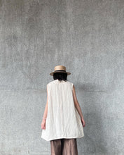 將圖片載入圖庫檢視器 Le&#39;PITKU linen vest unisex
