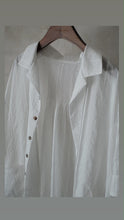 將圖片載入圖庫檢視器 Le'KAYURI embroidery Tencel summer shirt w/pockets unisex II
