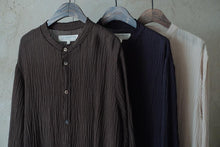 將圖片載入圖庫檢視器 Le&#39;EIRO linen summer long shirt w/pocket unisex
