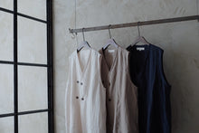 將圖片載入圖庫檢視器 Le&#39;PITKU linen vest unisex
