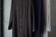 將圖片載入圖庫檢視器 Le&#39;EIRO linen summer long shirt w/pocket unisex
