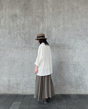 將圖片載入圖庫檢視器 Le&#39;DETA Linen work top w/pockets unisex
