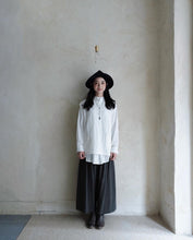 將圖片載入圖庫檢視器 Le&#39;BERU linen vest top w/pockets unisex
