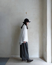 將圖片載入圖庫檢視器 Le&#39;BERU linen vest top w/pockets unisex
