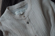 將圖片載入圖庫檢視器 Le&#39;EIRO linen summer long shirt w/pocket unisex
