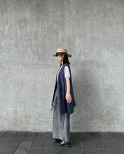 將圖片載入圖庫檢視器 Le&#39;PITKU linen vest unisex
