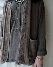 將圖片載入圖庫檢視器 Le&#39;YAGITA patchwork (knit+linen) vest unisex
