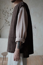 將圖片載入圖庫檢視器 Le&#39;BERU linen vest top w/pockets unisex
