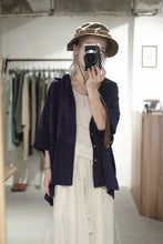 將圖片載入圖庫檢視器 Le'KAYURI embroidery Tencel summer shirt w/pockets unisex II
