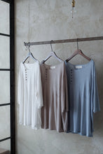 將圖片載入圖庫檢視器 Le&#39;KELISA button basic top unisex
