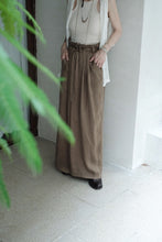 將圖片載入圖庫檢視器 Le'OKAMI Tencel-linen wrap pants unisex
