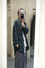 將圖片載入圖庫檢視器 Le'CHISAO plaid shirt/top with pockets unisex
