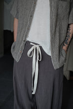 將圖片載入圖庫檢視器 Le&#39;IKUJI linen striped shirt w/pockets unisex
