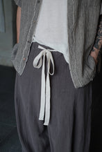 將圖片載入圖庫檢視器 Le&#39;IKUJI linen striped shirt w/pockets unisex
