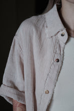 將圖片載入圖庫檢視器 Le&#39;IKUJI linen striped shirt w/pockets unisex
