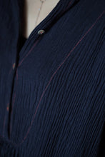 將圖片載入圖庫檢視器 Le'DAIKO red stitched top

