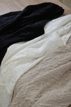 將圖片載入圖庫檢視器 Le'FUAYA eyelet lace top
