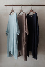 將圖片載入圖庫檢視器 Le'UKIDA linen long top w/pockets unisex
