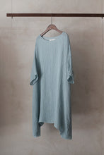 將圖片載入圖庫檢視器 Le'UKIDA linen long top w/pockets unisex
