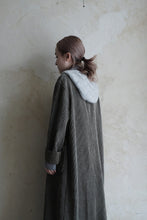 將圖片載入圖庫檢視器 Le'YAGITA corduroy long coat unisex
