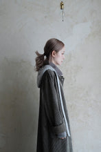 將圖片載入圖庫檢視器 Le'YAGITA corduroy long coat unisex
