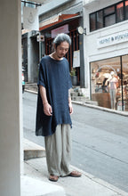 將圖片載入圖庫檢視器 Le'UKIDA linen long top w/pockets unisex
