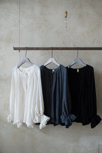 將圖片載入圖庫檢視器 Le&#39;ZUKAI French puff-sleeve top
