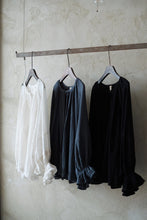 將圖片載入圖庫檢視器 Le&#39;ZUKAI French puff-sleeve top
