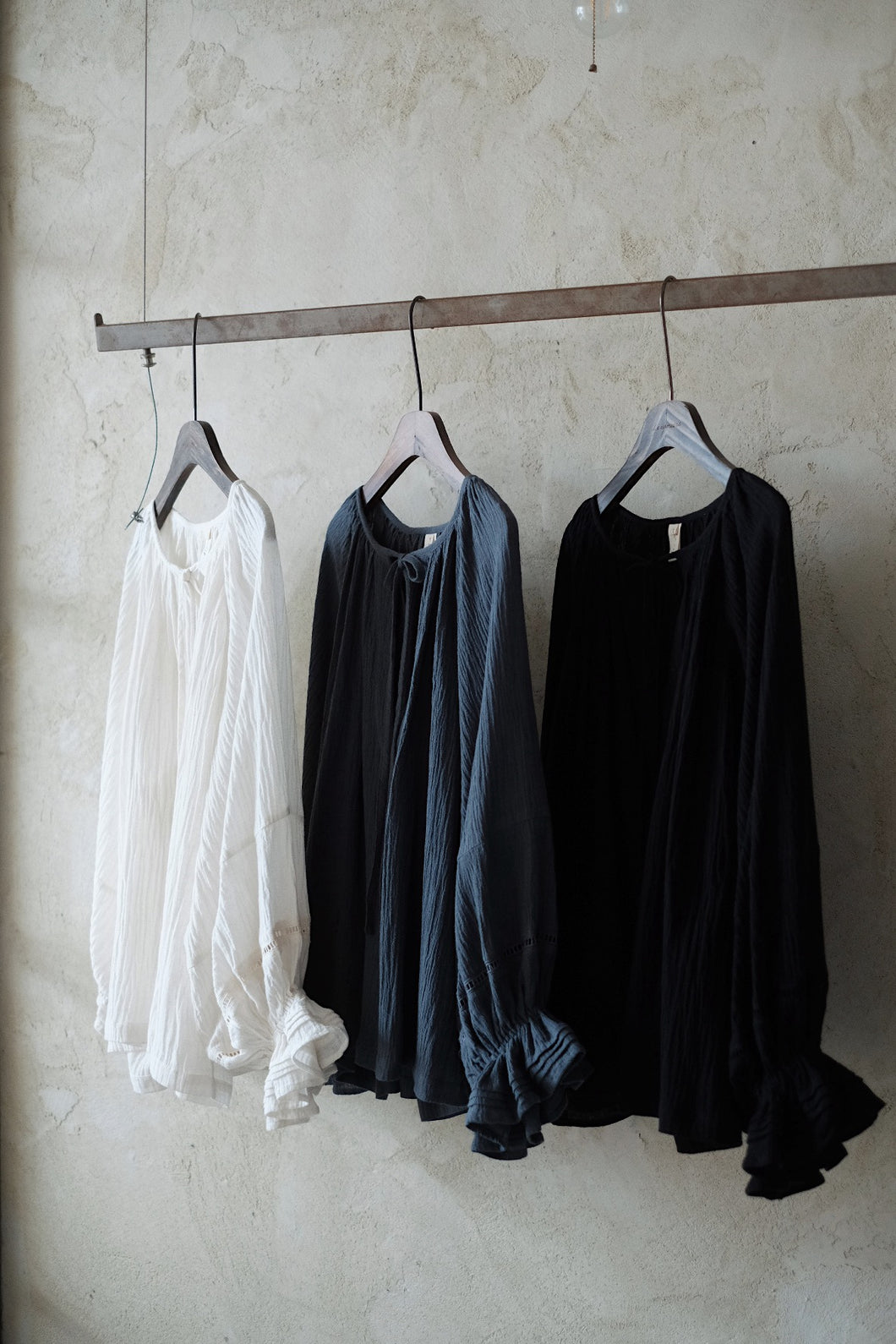 Le'ZUKAI French puff-sleeve top