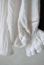 將圖片載入圖庫檢視器 Le&#39;ZUKAI French puff-sleeve top
