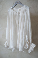 將圖片載入圖庫檢視器 Le&#39;ZUKAI French puff-sleeve top
