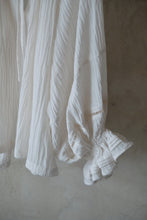 將圖片載入圖庫檢視器 Le&#39;ZUKAI French puff-sleeve top
