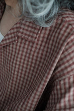 將圖片載入圖庫檢視器 Le'PARUKI Tencel short-sleeved shirt w/pockets unisex
