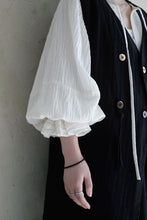 將圖片載入圖庫檢視器 Le'ZUKAI French puff-sleeve top

