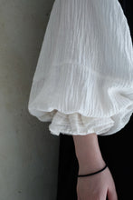 將圖片載入圖庫檢視器 Le'ZUKAI French puff-sleeve top
