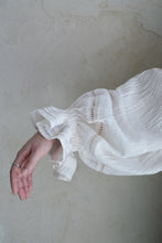 將圖片載入圖庫檢視器 Le'ZUKAI French puff-sleeve top
